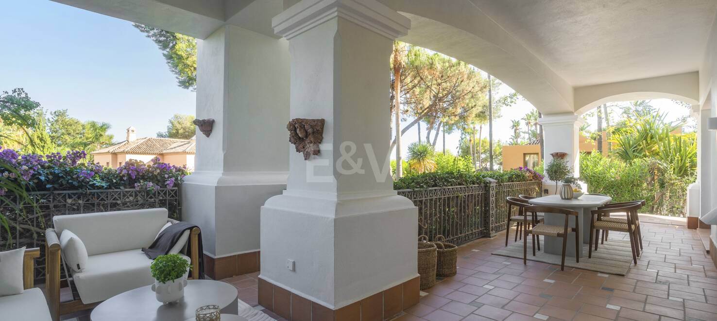 Exquisite Erdgeschosswohnung in der exklusiven Altos Reales, Sierra Blanca