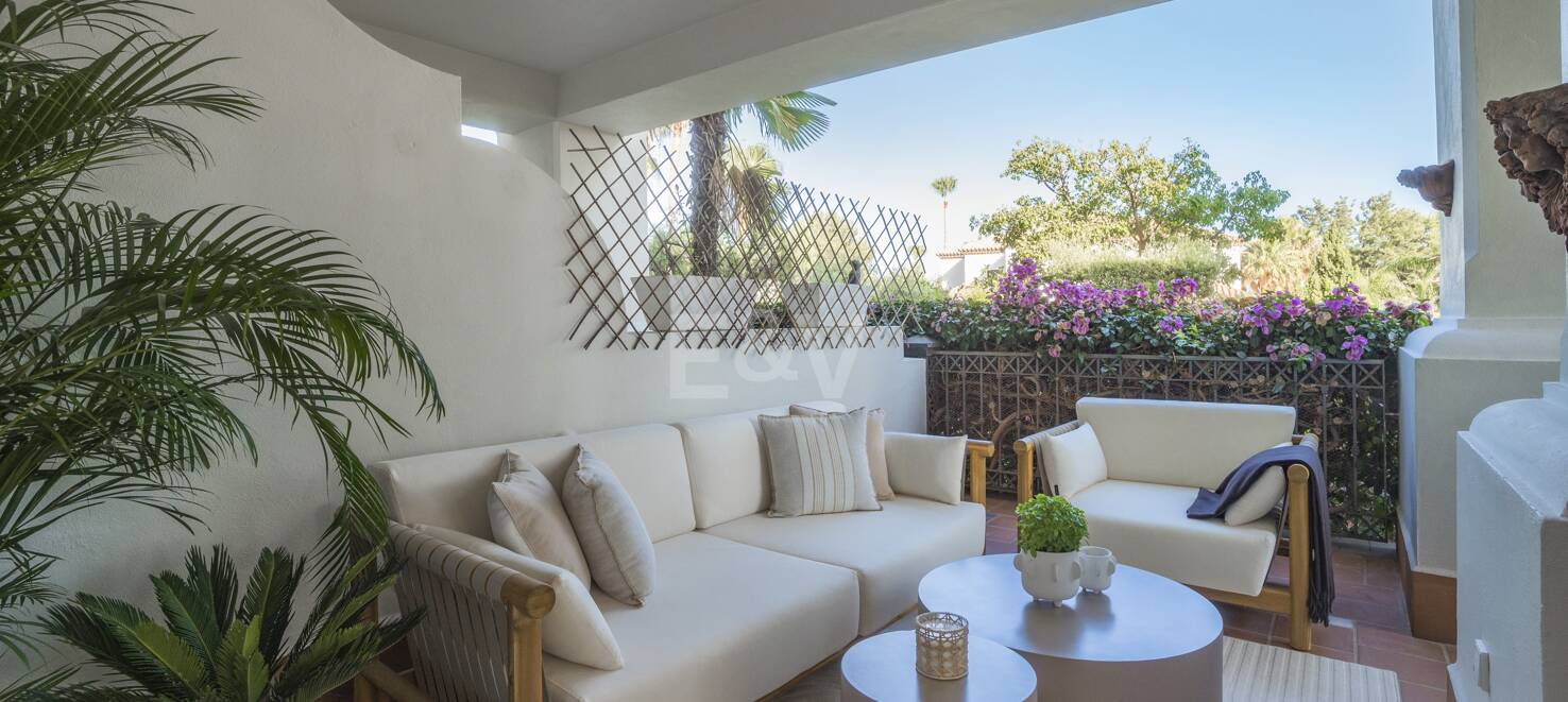 Exquisite Erdgeschosswohnung in der exklusiven Altos Reales, Sierra Blanca