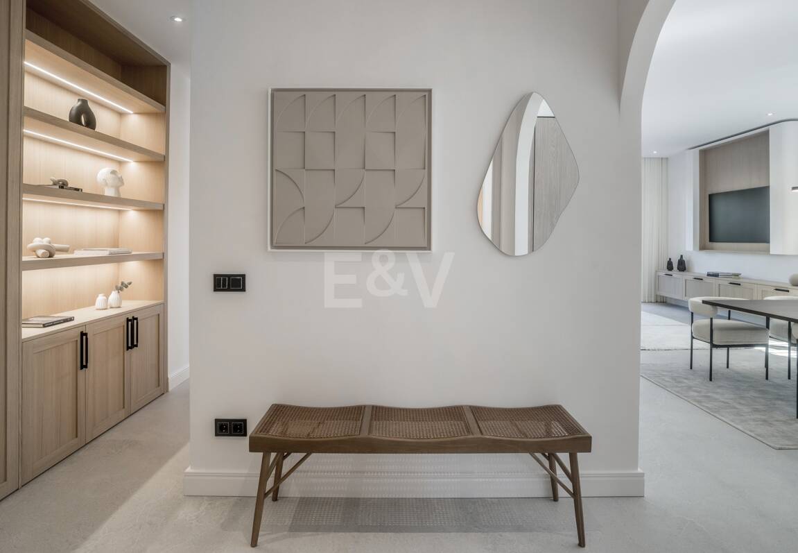 Exquisito Apartamento en Planta Baja en la Exclusiva Urbanización Altos Reales, Sierra Blanca