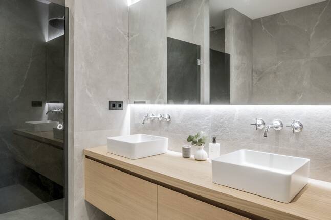 Exquisito Apartamento en Planta Baja en la Exclusiva Urbanización Altos Reales, Sierra Blanca