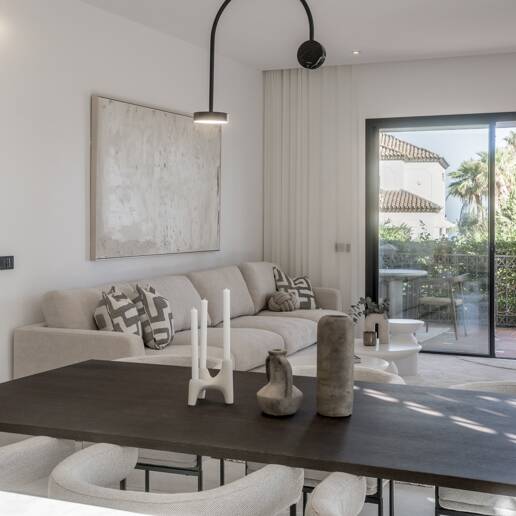 Exquisite Erdgeschosswohnung in der exklusiven Altos Reales, Sierra Blanca