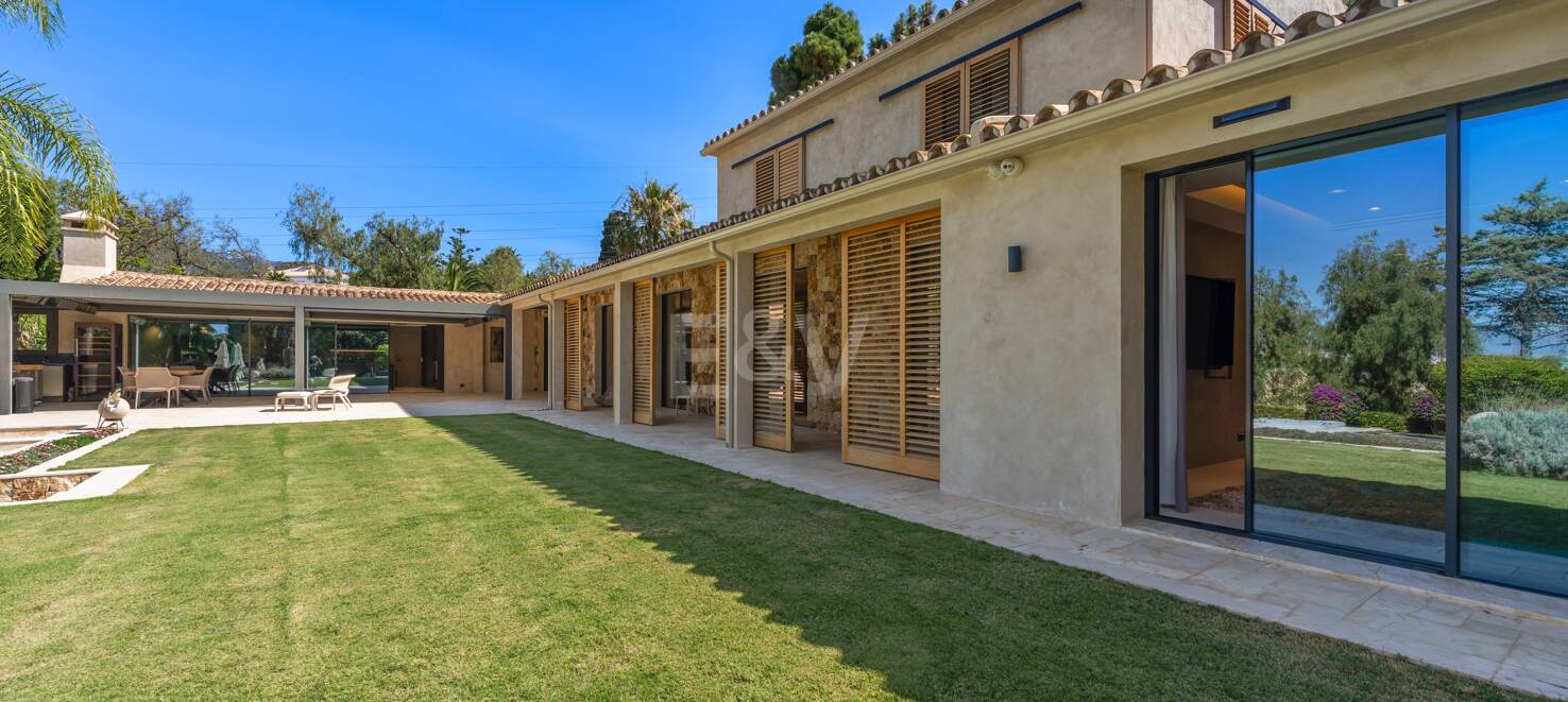 Fantastisk Villa i Río Real, Marbella med lyxfunktioner och Prime Plats