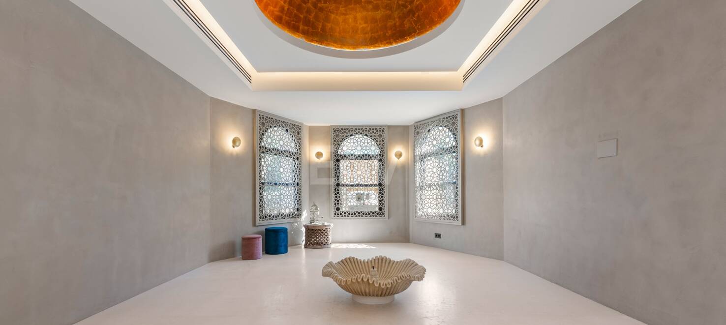 Fantastisk Villa i Río Real, Marbella med lyxfunktioner och Prime Plats