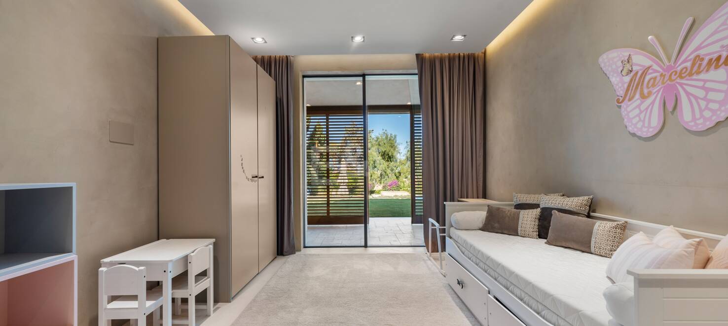 Fantastisk Villa i Río Real, Marbella med lyxfunktioner och Prime Plats