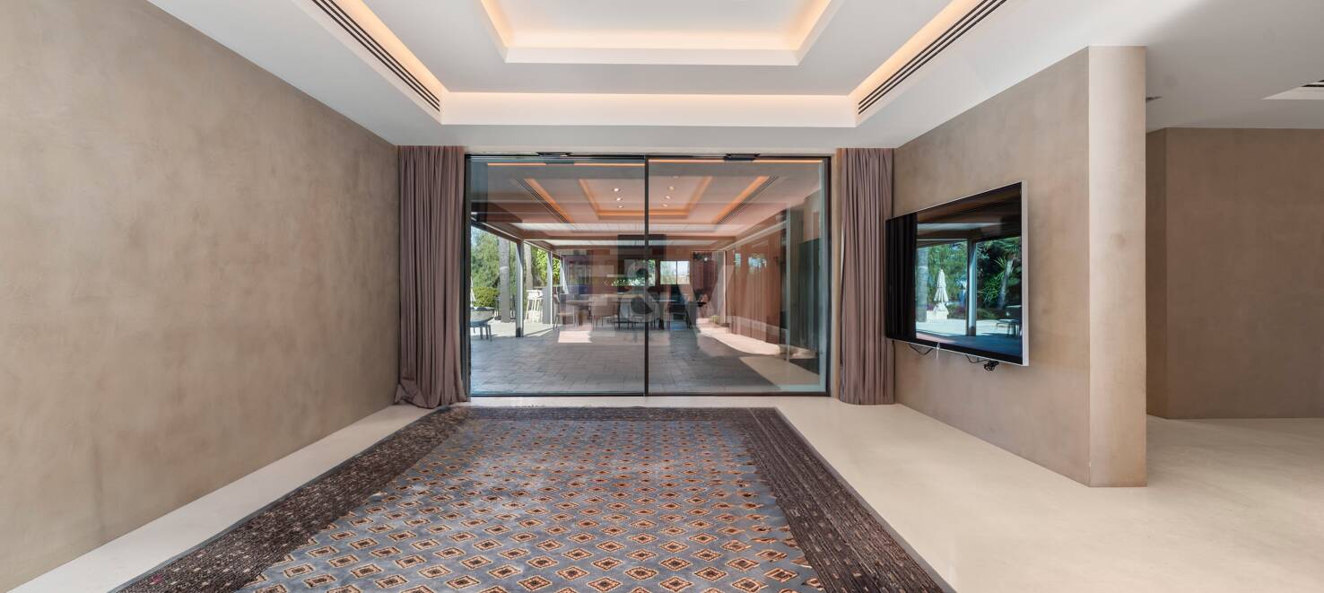 Fantastisk Villa i Río Real, Marbella med lyxfunktioner och Prime Plats