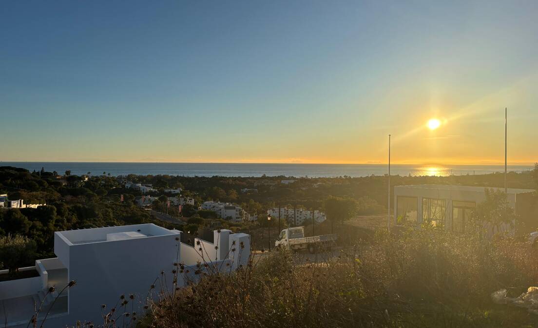 Parcela excepcional con vistas al mar y proyecto de villa moderna - Licencia de construcción concedida