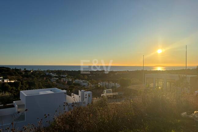 Moderne Villa mit Panoramablick auf Meer & Berge – Grundstück und Projekt mit garantierter Genehmigung