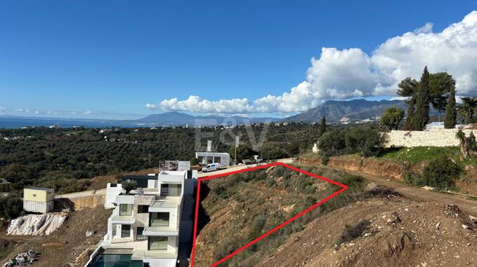 Projekt für moderne Villa mit Meerblick und genehmigter Lizenz