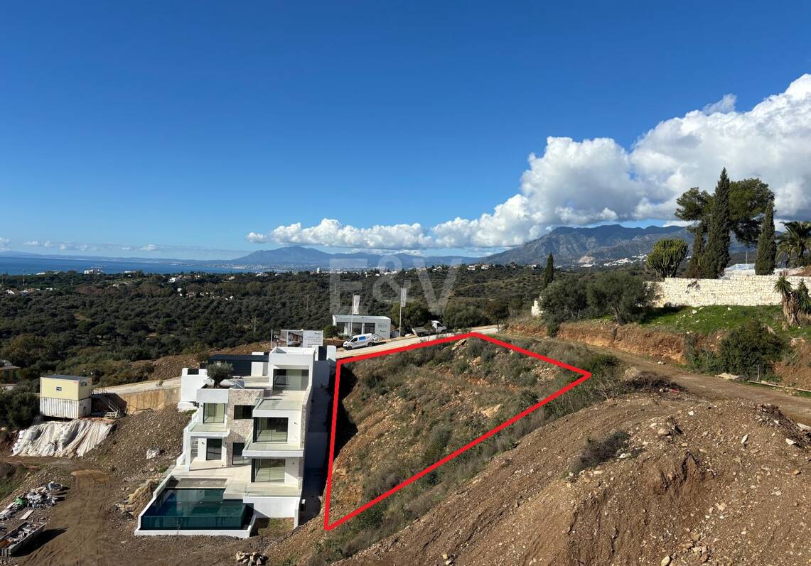 Projekt für moderne Villa mit Meerblick und genehmigter Lizenz