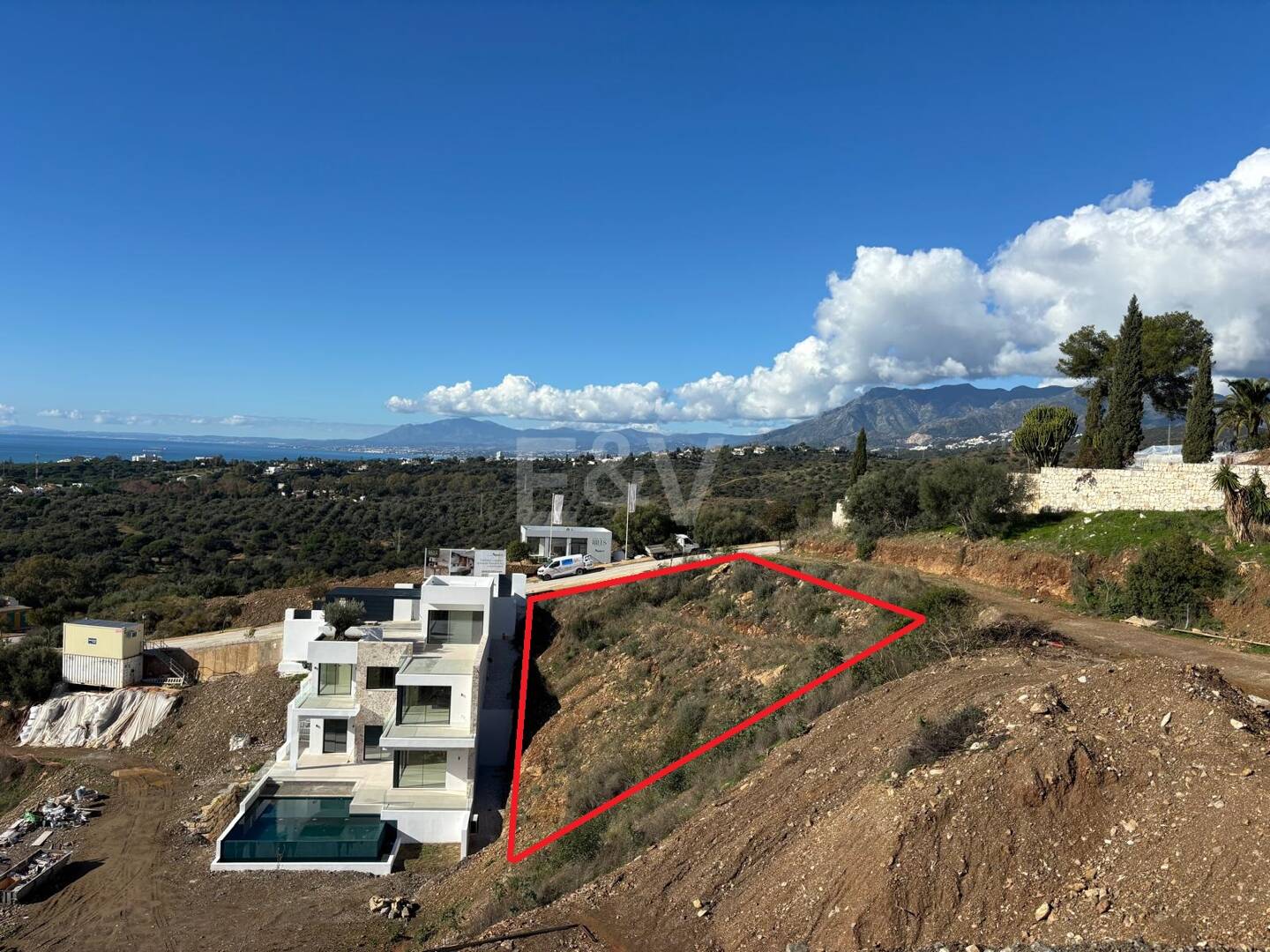 Moderne Villa mit Panoramablick auf Meer & Berge – Grundstück und Projekt mit garantierter Genehmigung