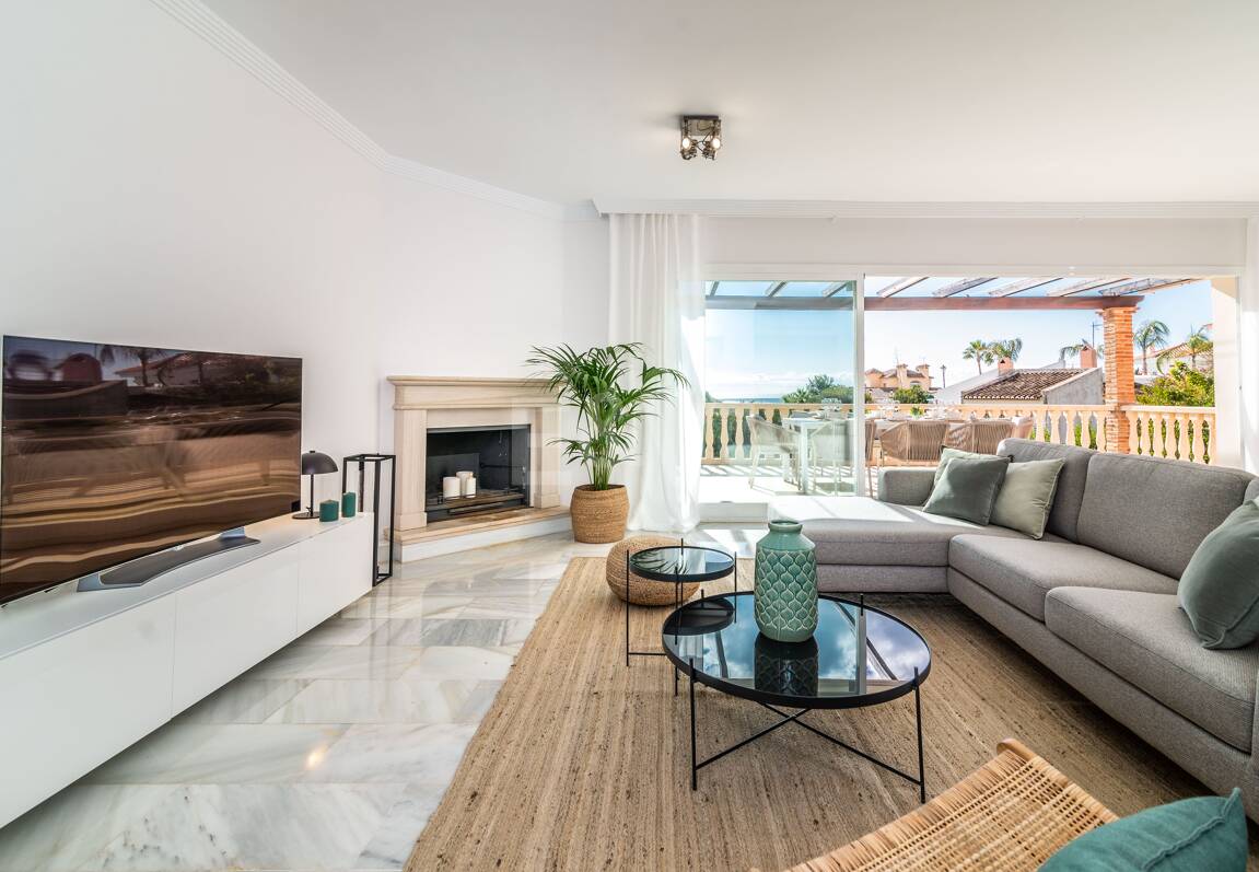 Charmig familjevilla i andalousian stil med privat pool och frodig trädgård