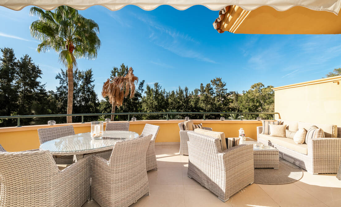Diese vollständig renovierte, nach Süden ausgerichtete Wohnung in einer mittleren Etage befindet sich in der etablierten Wohnanlage Greenlife Village in...