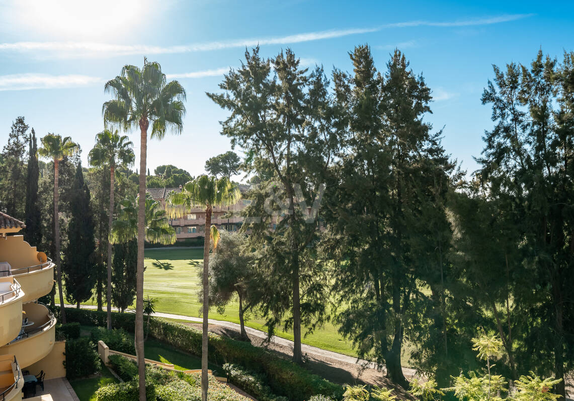 Helle nach Süden ausgerichtete Wohnung mit Golfblick in Río Real