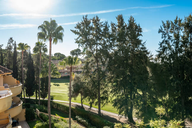 Helle nach Süden ausgerichtete Wohnung mit Golfblick in Río Real