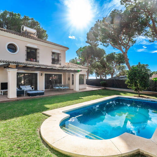 Charmig Villa Nära till stranden i Playas Andaluzas