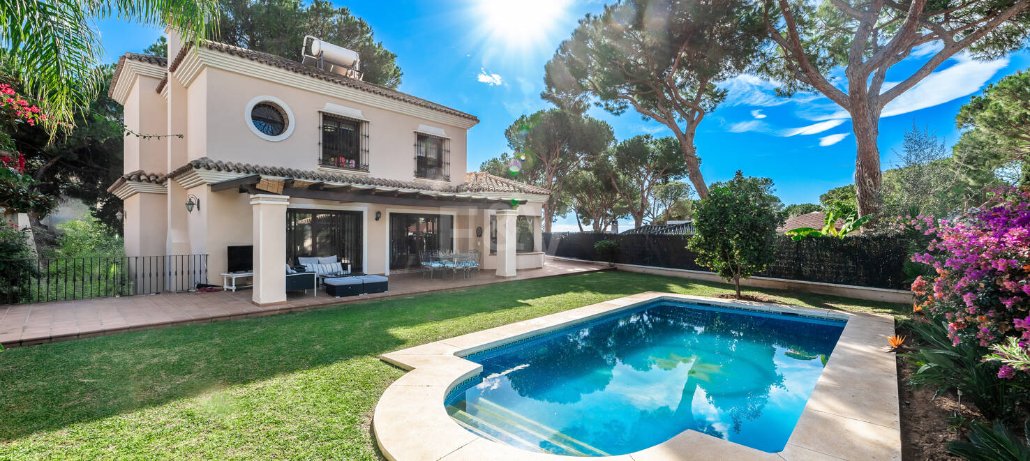 Charmig Villa Nära till stranden i Playas Andaluzas