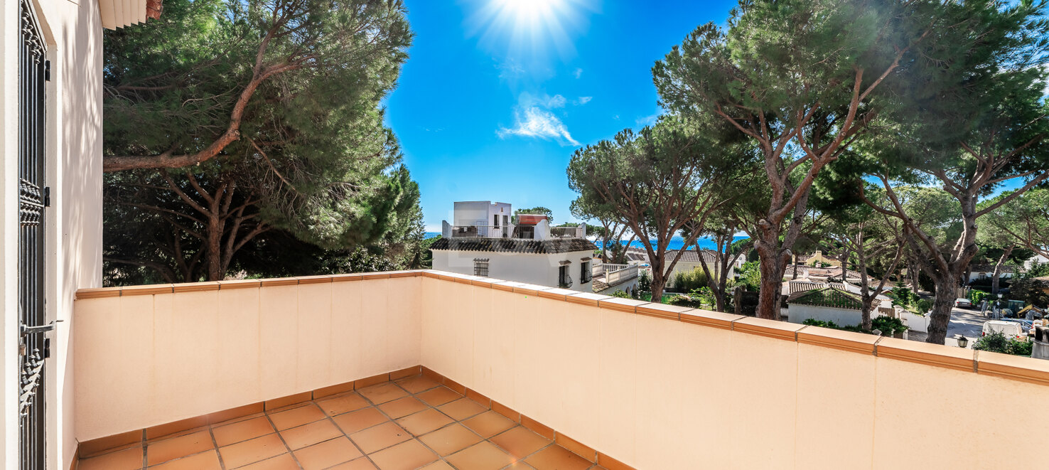 Charmig Villa Nära till stranden i Playas Andaluzas