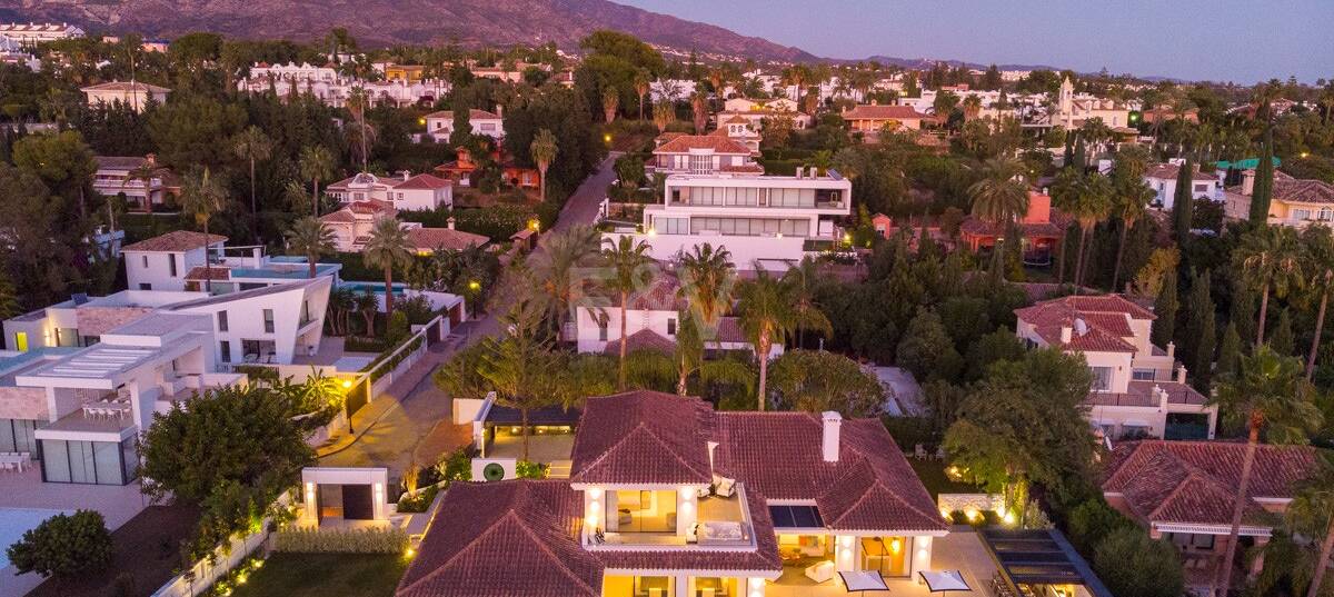 Exquisite Contemporary Villa with Golf Frontage in Las Brisas