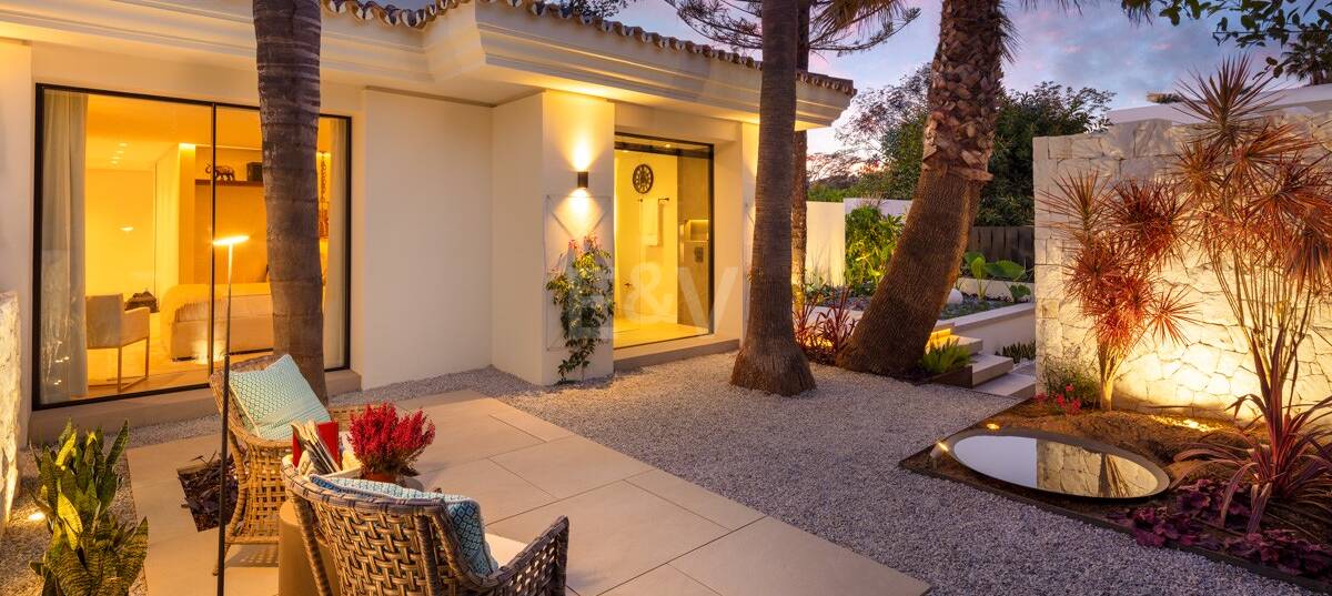 Exquisite Contemporary Villa with Golf Frontage in Las Brisas