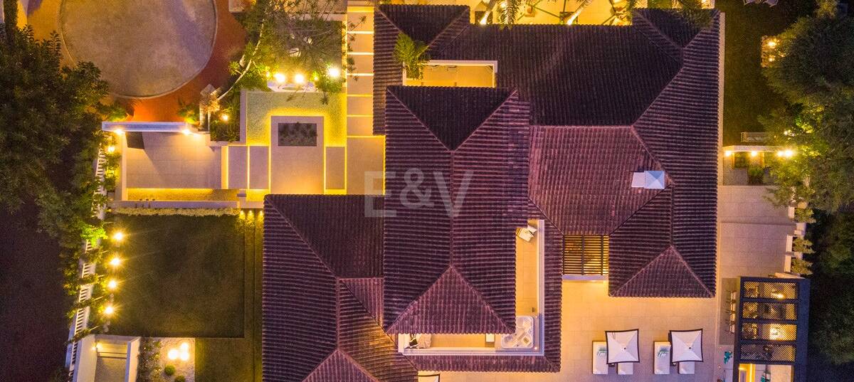 Exquisite Contemporary Villa with Golf Frontage in Las Brisas