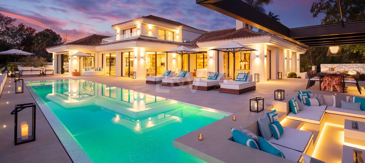 Exquisite Contemporary Villa with Golf Frontage in Las Brisas