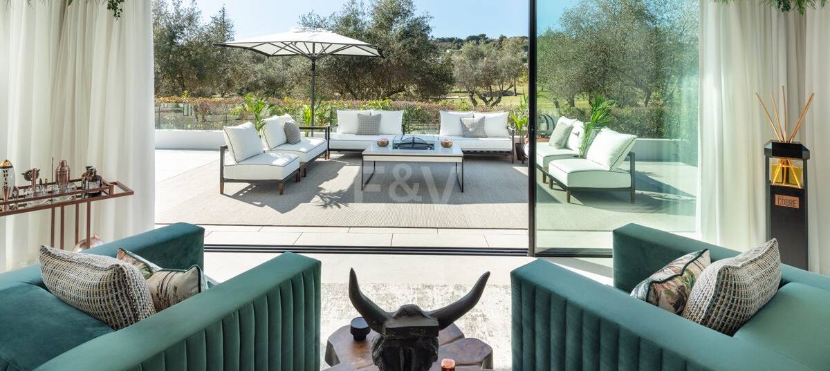 Exquisite Contemporary Villa with Golf Frontage in Las Brisas
