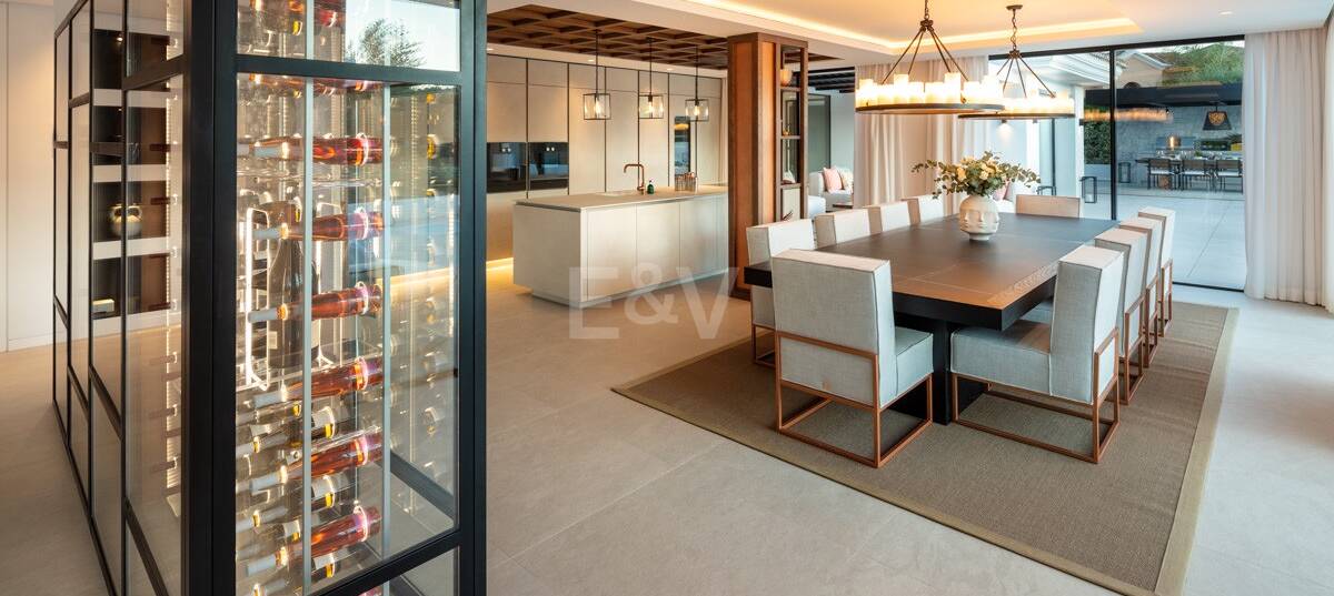 Exquisite Contemporary Villa with Golf Frontage in Las Brisas