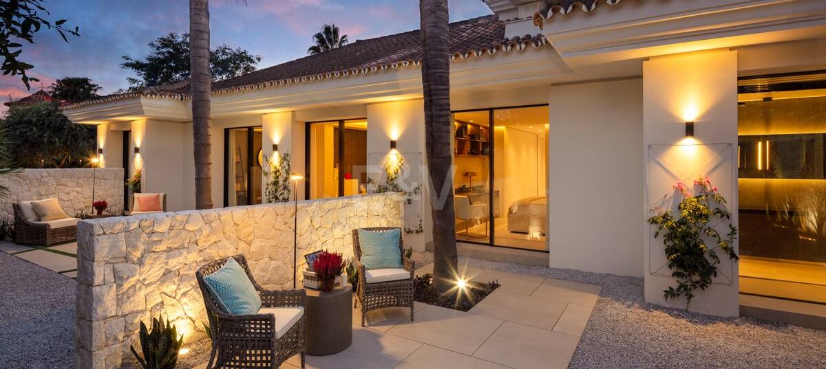 Exquisite Contemporary Villa with Golf Frontage in Las Brisas