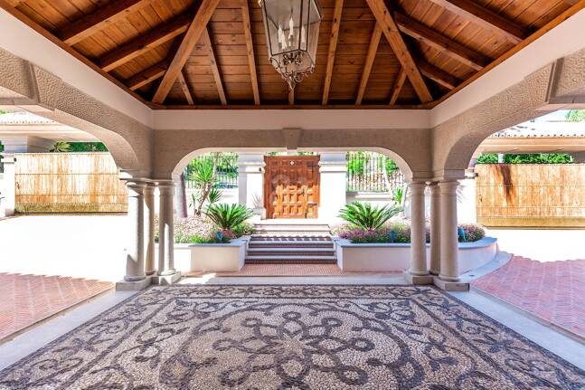 Timeless Elegance Villa with Views in Sierra Blanca