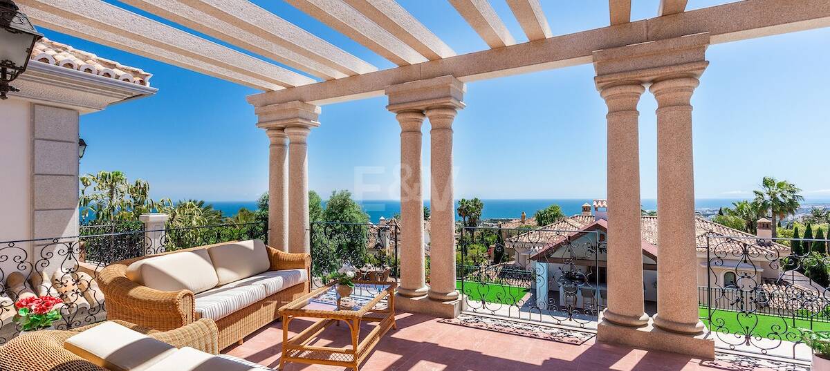 Timeless Elegance Villa with Views in Sierra Blanca