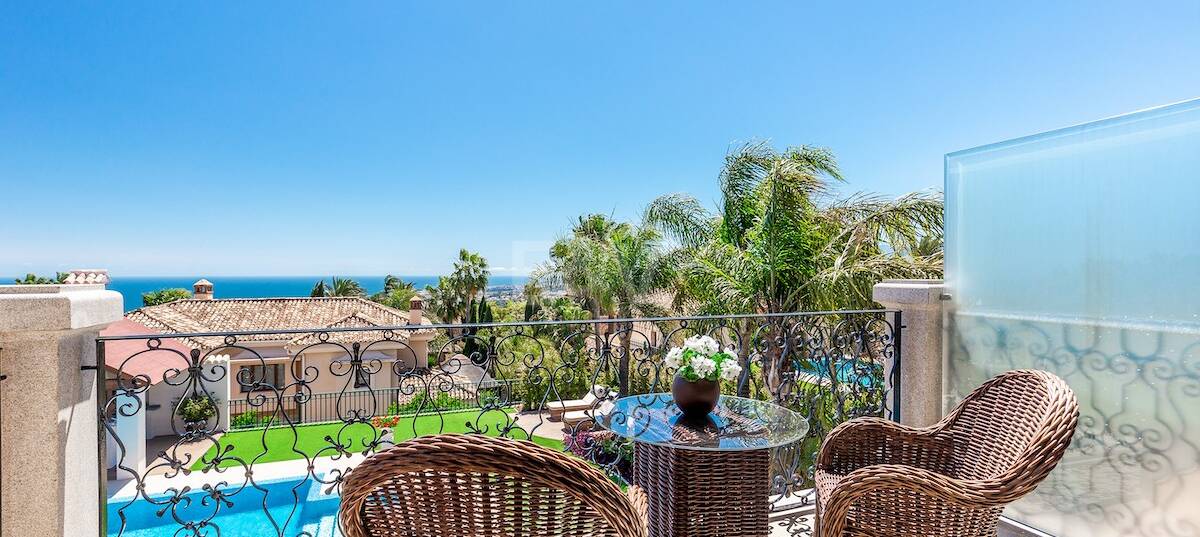 Timeless Elegance Villa with Views in Sierra Blanca
