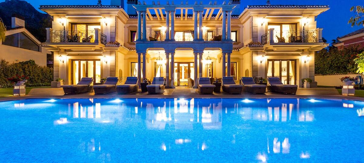 Timeless Elegance Villa with Views in Sierra Blanca