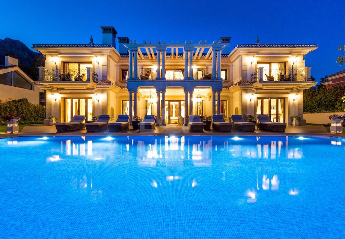 Timeless Elegance Villa with Views in Sierra Blanca