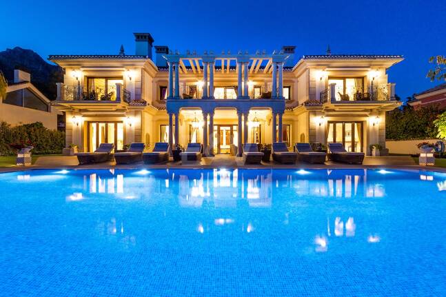 Timeless Elegance Villa with Views in Sierra Blanca