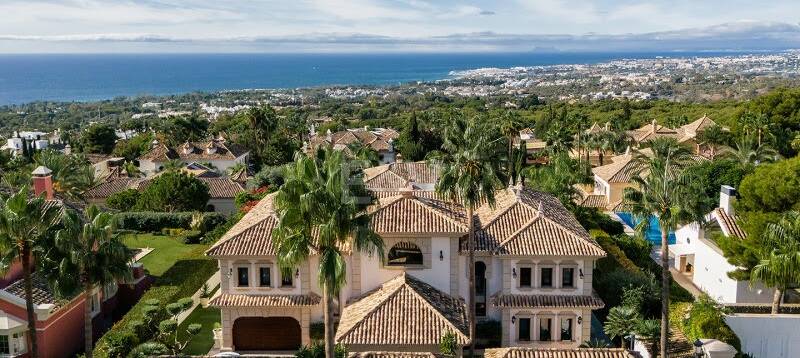 Timeless Elegance Villa with Views in Sierra Blanca