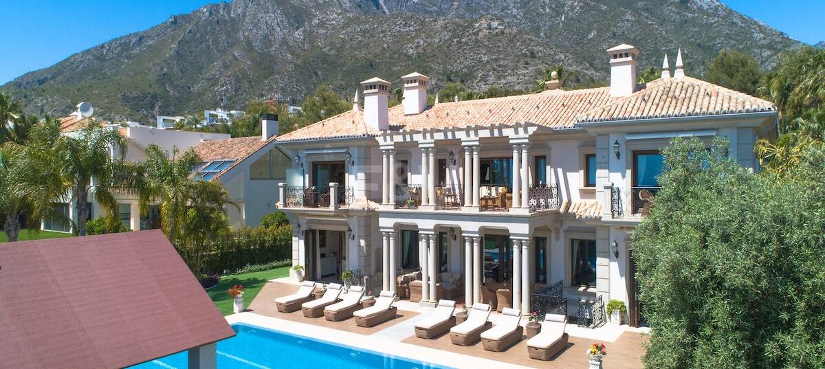 Timeless Elegance Villa with Views in Sierra Blanca