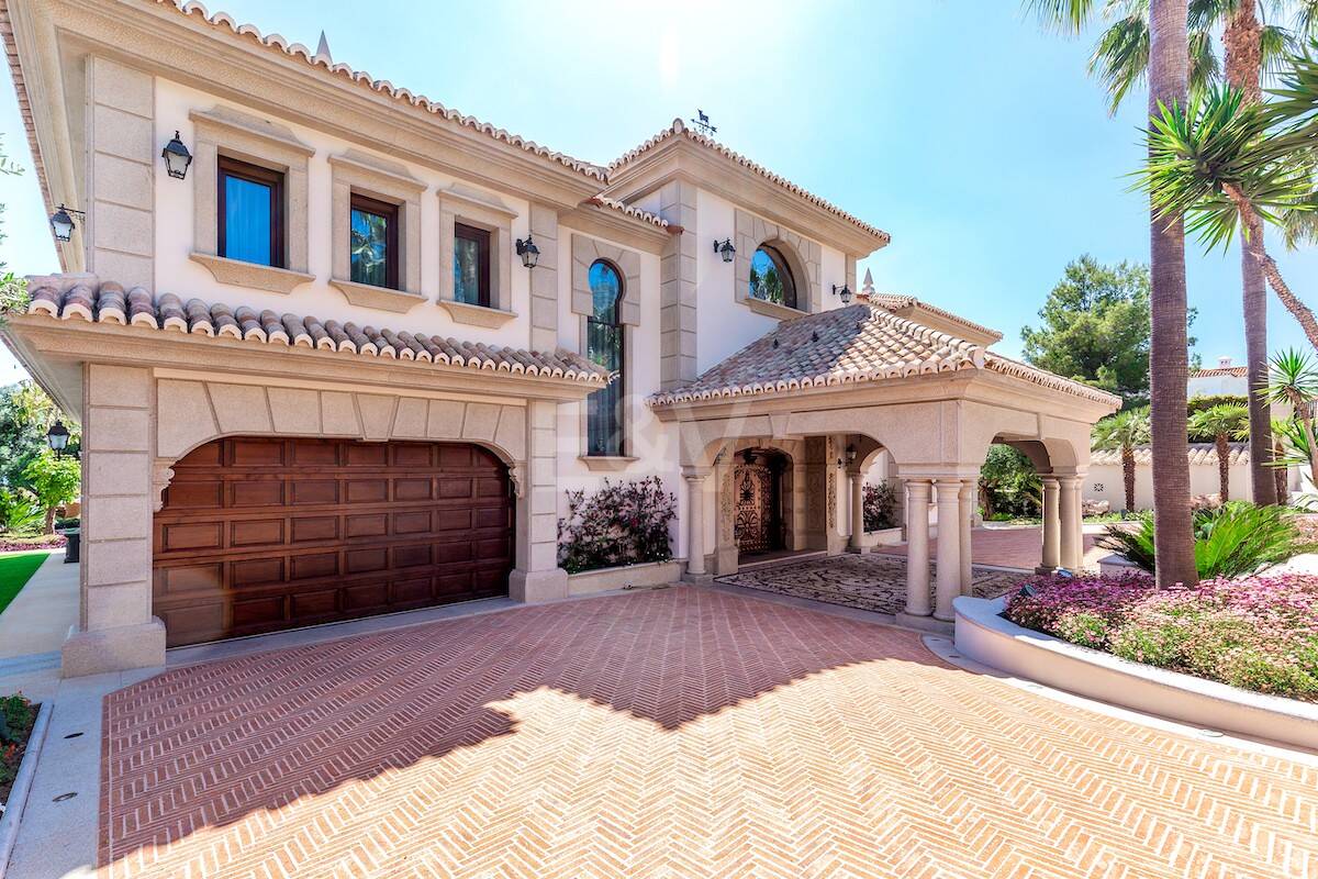 Timeless Elegance Villa with Views in Sierra Blanca