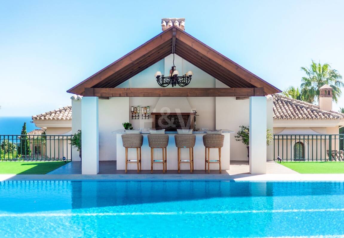 Timeless Elegance Villa with Views in Sierra Blanca