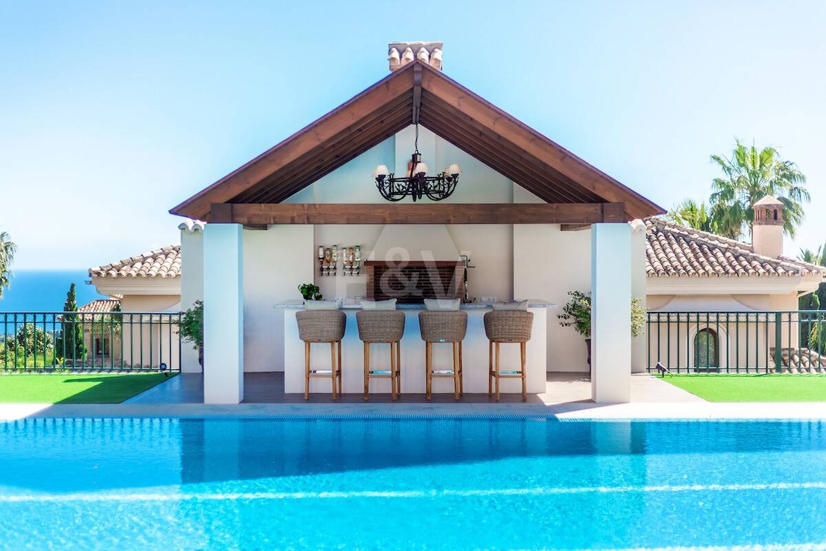 Timeless Elegance Villa with Views in Sierra Blanca