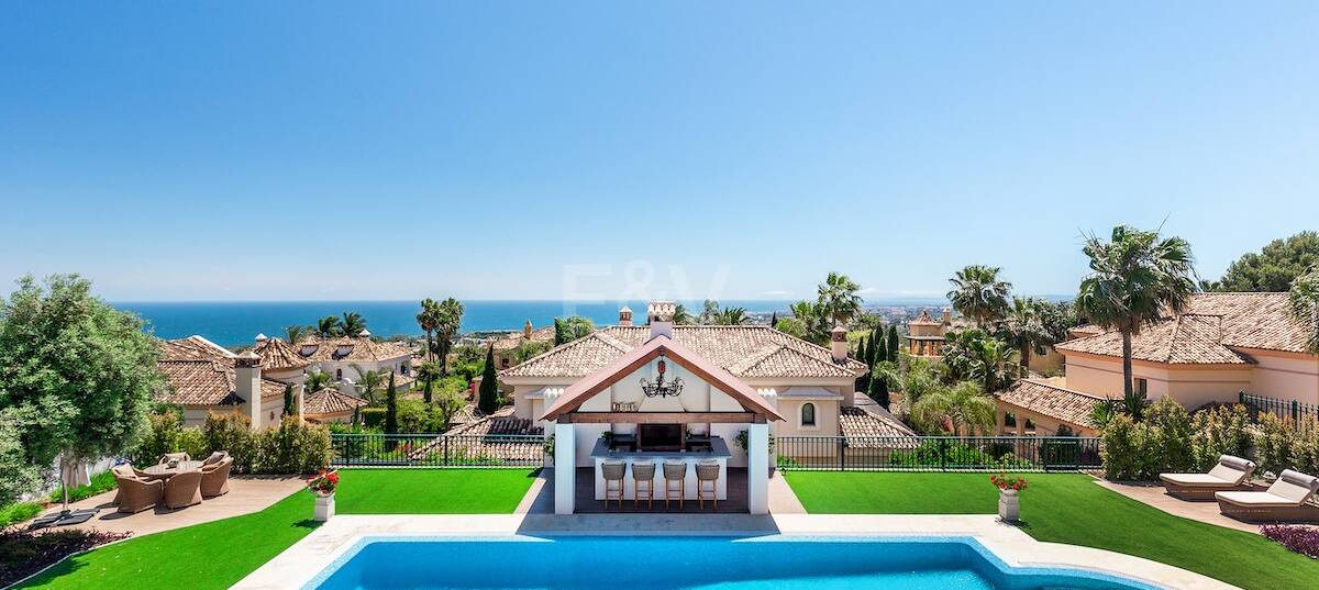 Timeless Elegance Villa with Views in Sierra Blanca