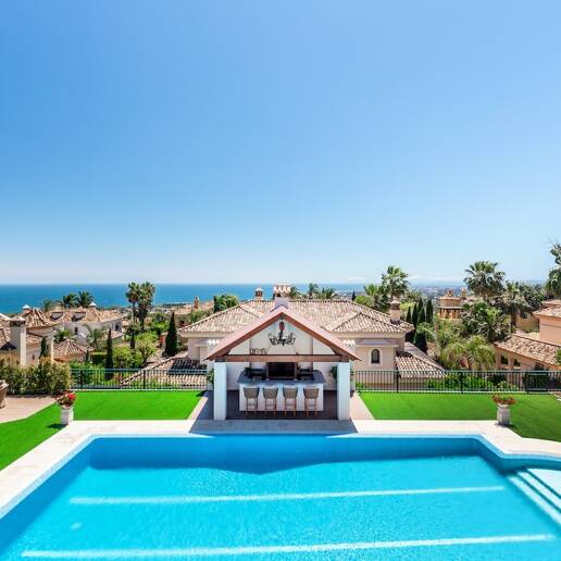 Timeless Elegance Villa with Views in Sierra Blanca
