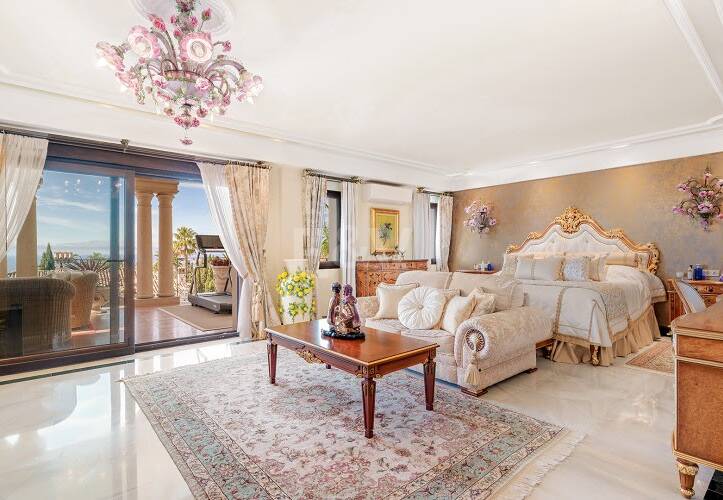 Timeless Elegance Villa with Views in Sierra Blanca