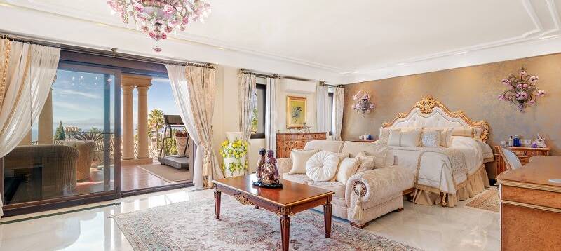 Timeless Elegance Villa with Views in Sierra Blanca