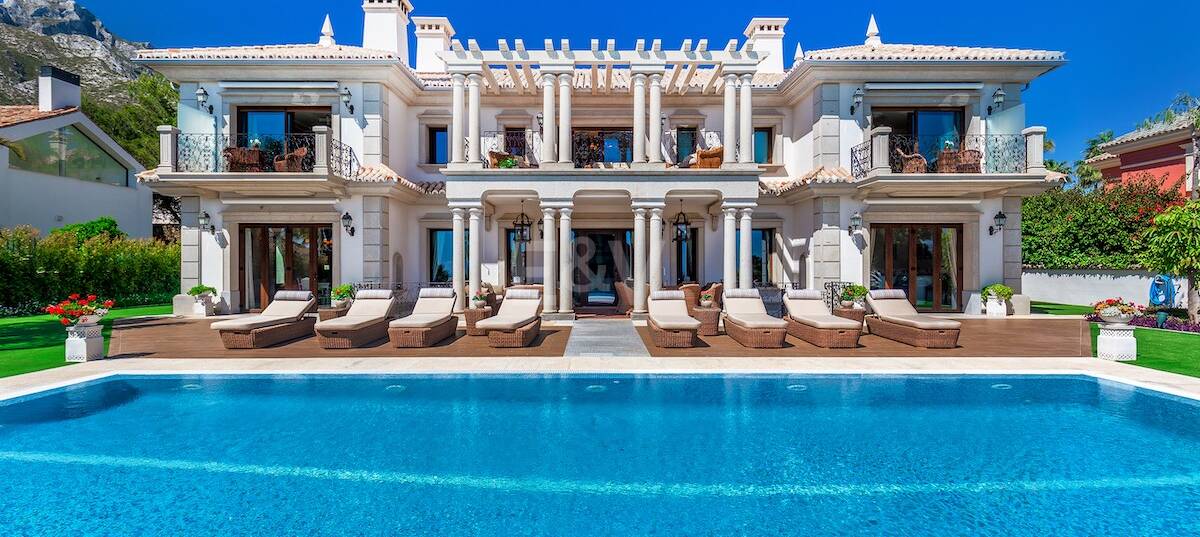 Timeless Elegance Villa with Views in Sierra Blanca