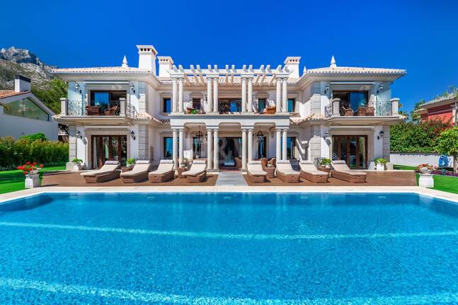 Timeless Elegance Villa with Views in Sierra Blanca