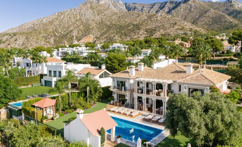 Timeless Elegance Villa with Views in Sierra Blanca