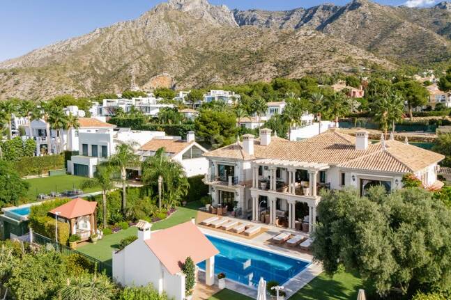 Timeless Elegance Villa with Views in Sierra Blanca