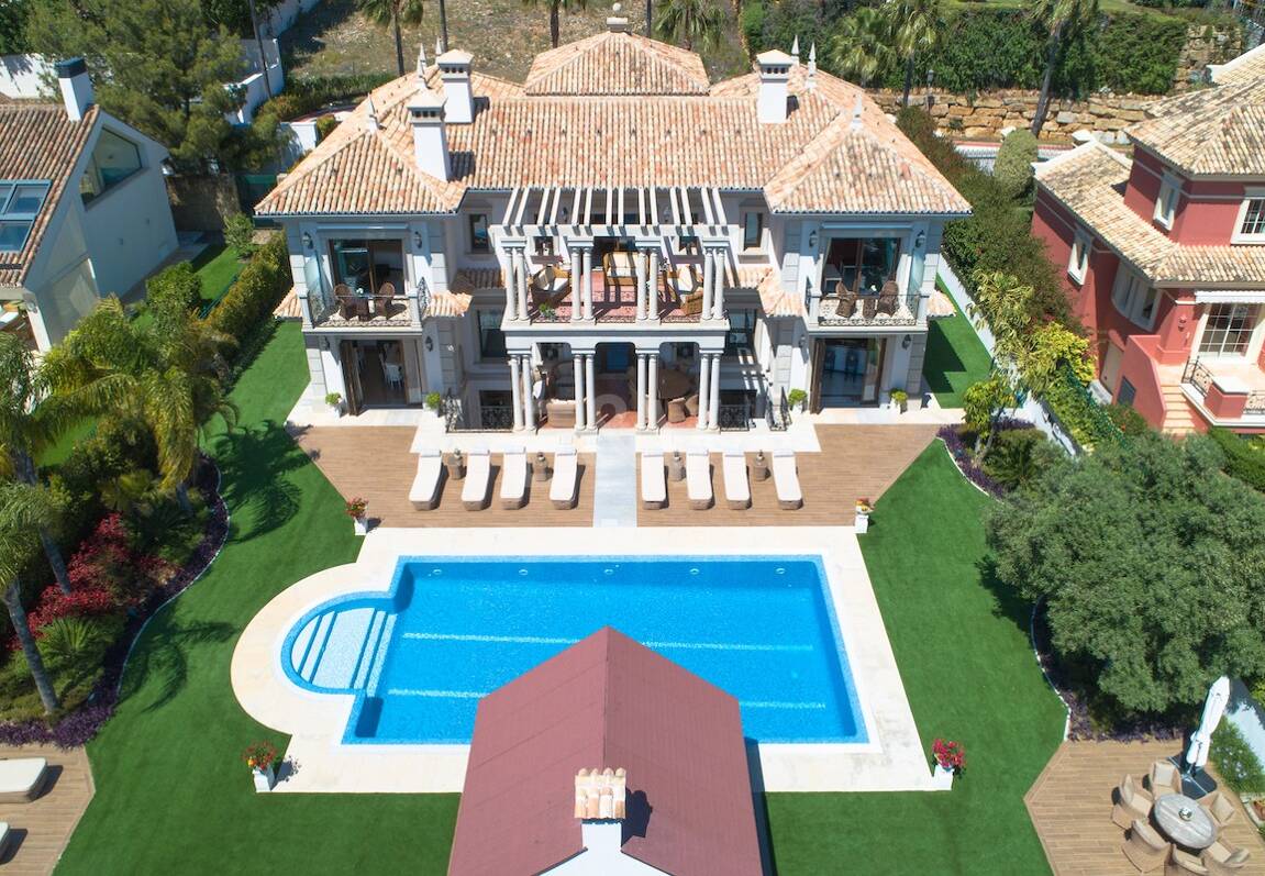 Timeless Elegance Villa with Views in Sierra Blanca