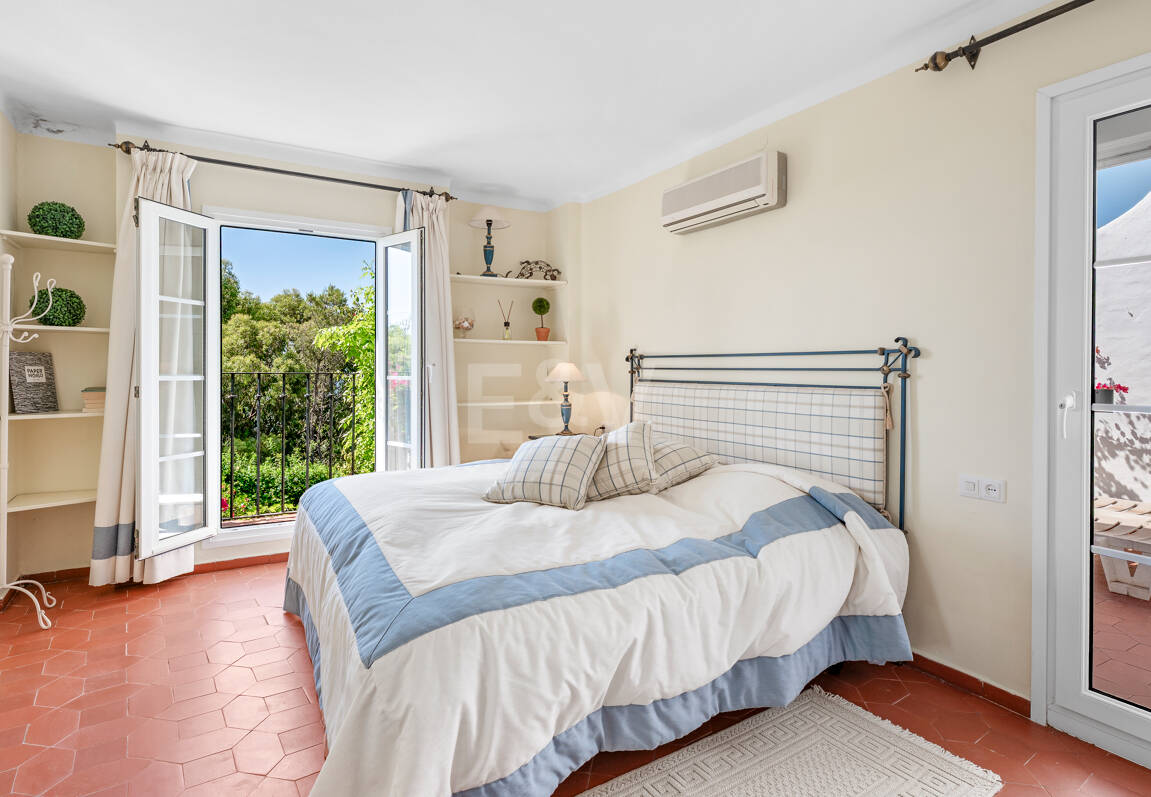 Charming Townhouse with Private Garden in Altos de Los Monteros