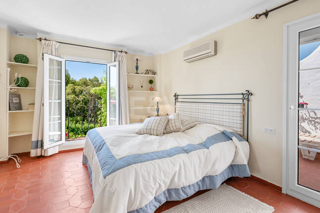 Charming Townhouse with Private Garden in Altos de Los Monteros